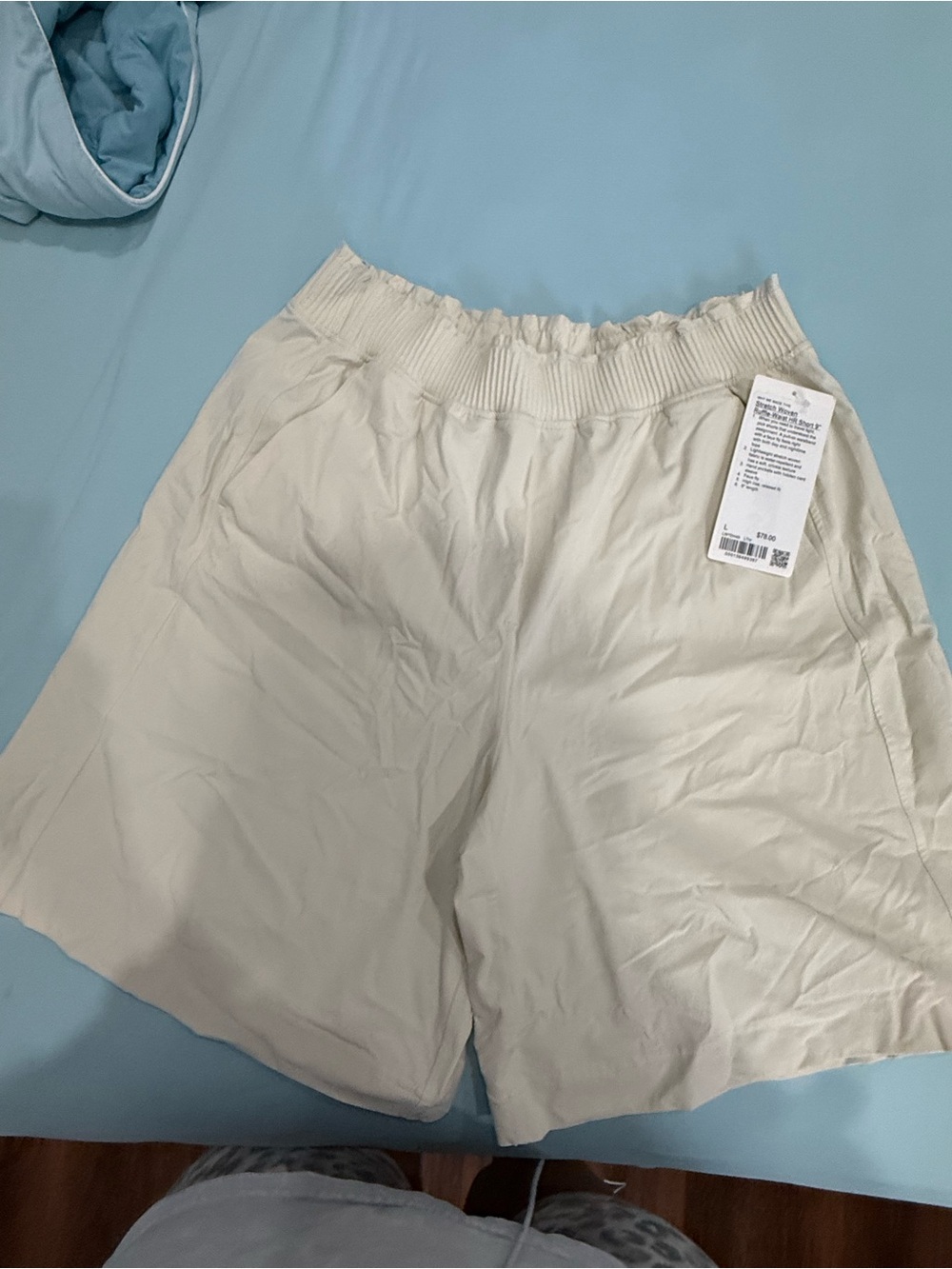Lululemon Elastic-Waist Light Cream Women's Bermudas